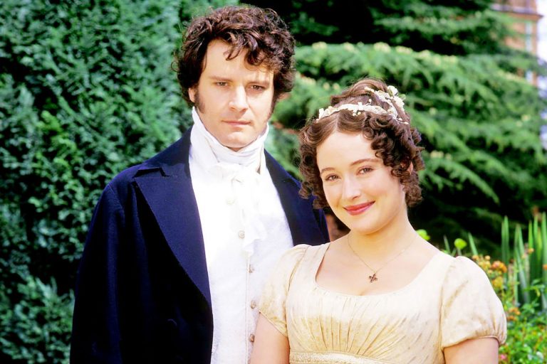 Рочестер до Бонда и Пьер до Лектера: 8 сериалов по книгам Дарси и Элизабет в саду, кадр из сериала по роману Джейн Остин, сериалы экранизации классики